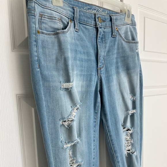 Universal Thread Midrise Jeans - Picture 3 of 9